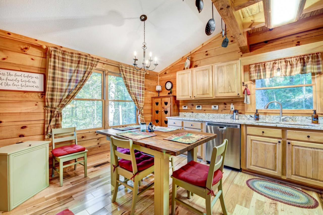 Waynesville Cabin With Covered Deck And Fire Pit! Lake Junaluska المظهر الخارجي الصورة