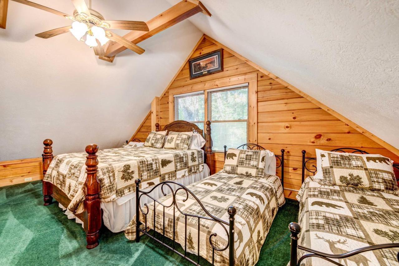 Waynesville Cabin With Covered Deck And Fire Pit! Lake Junaluska المظهر الخارجي الصورة