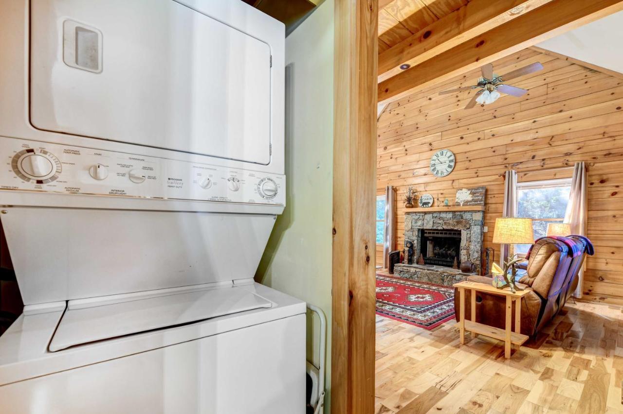 Waynesville Cabin With Covered Deck And Fire Pit! Lake Junaluska المظهر الخارجي الصورة