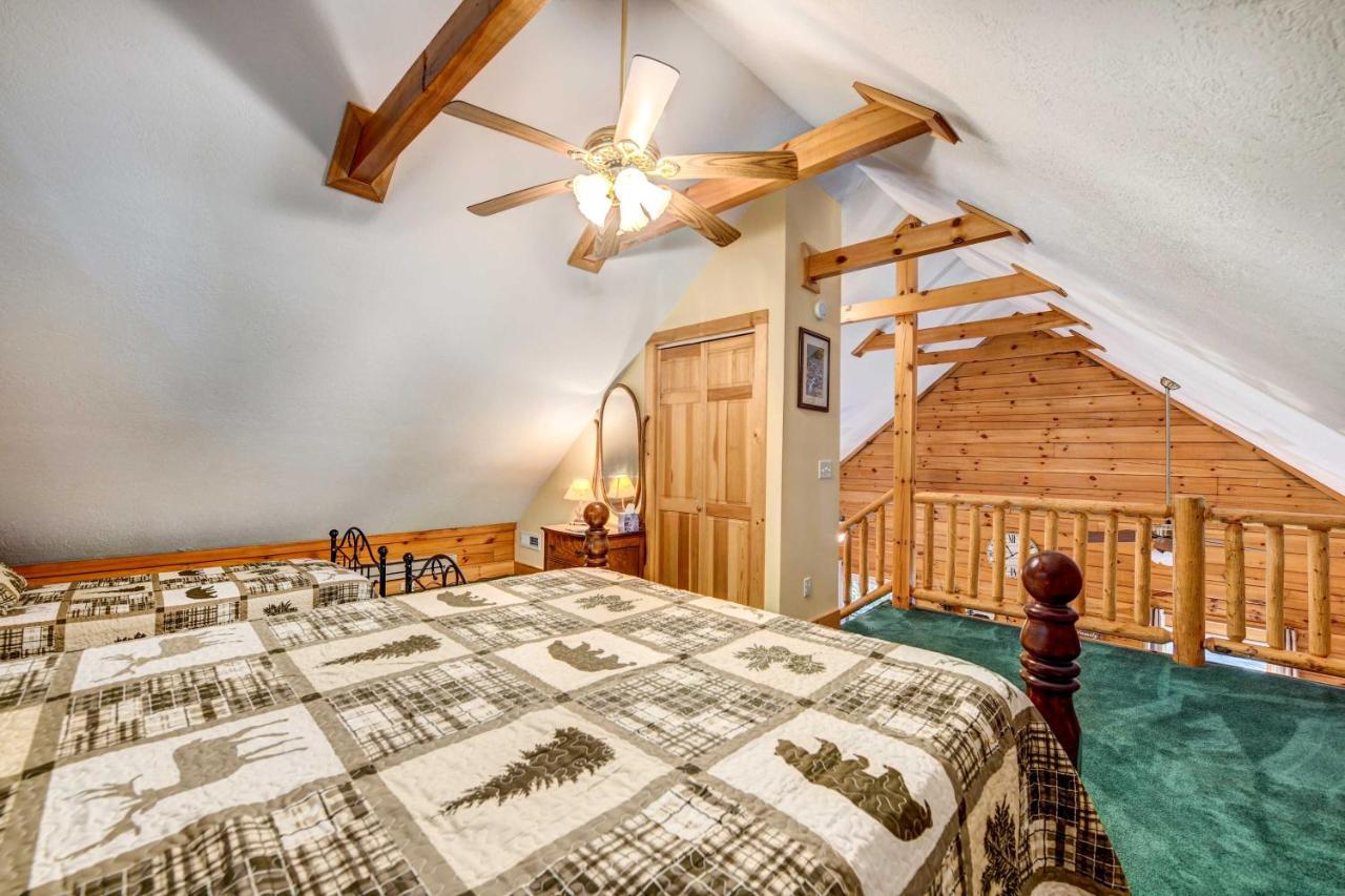 Waynesville Cabin With Covered Deck And Fire Pit! Lake Junaluska المظهر الخارجي الصورة