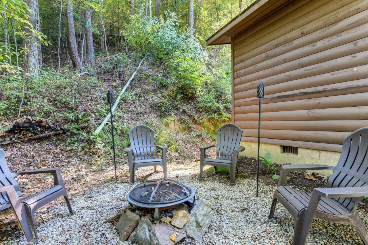 Waynesville Cabin With Covered Deck And Fire Pit! Lake Junaluska المظهر الخارجي الصورة
